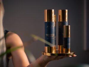 Firming Eye Cream with Hyaluronic Acid and Flower Extracts, 15ml